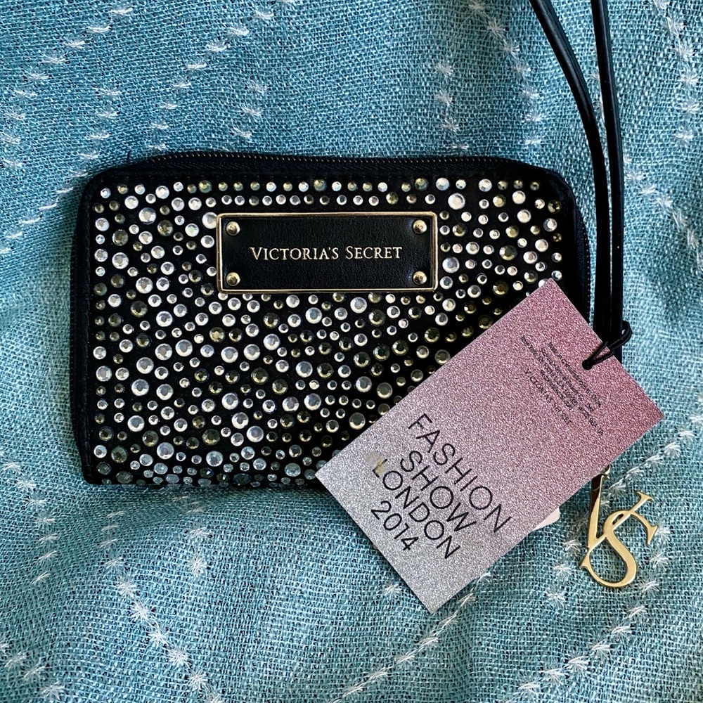 Victoria’s Secret Phone Wallet London Fashion Show 2014